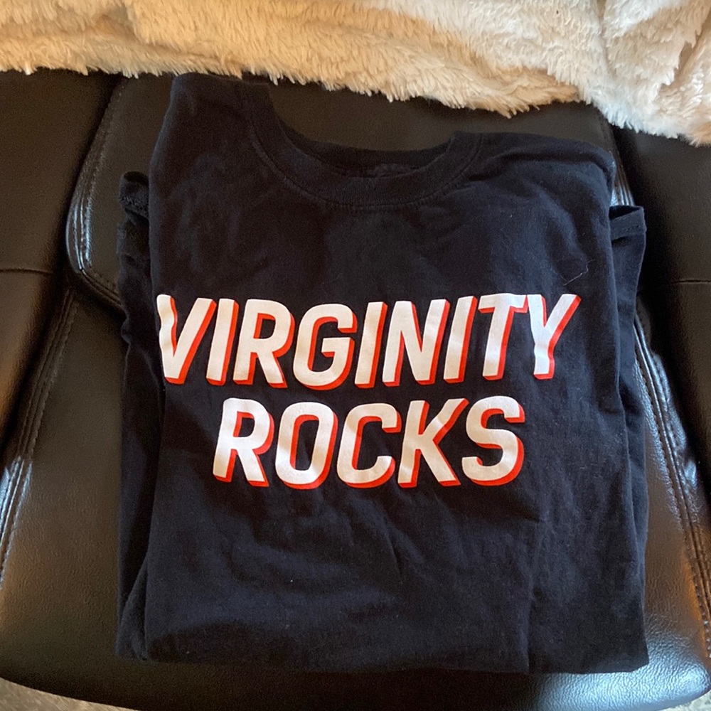 Danny Duncan 
Virginity Rocks short sleeve shirt - M